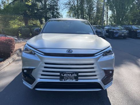 New 2026 Lexus TX 500h AWD image 9