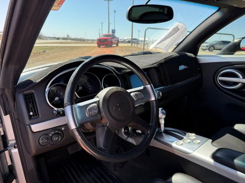 Used 2005 Chevrolet SSR w/ Preferred Equipment Group image 12