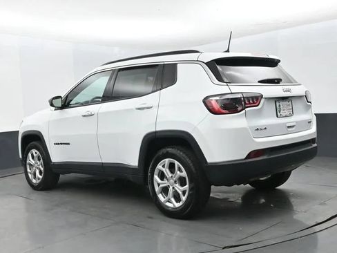 Used 2024 Jeep Compass Latitude AWD/4WD image 9