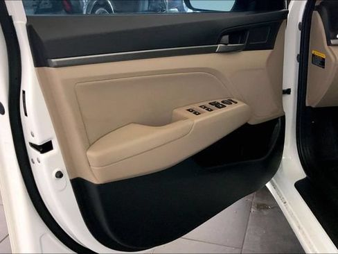 Used 2017 Hyundai Elantra Value Edition FWD image 10