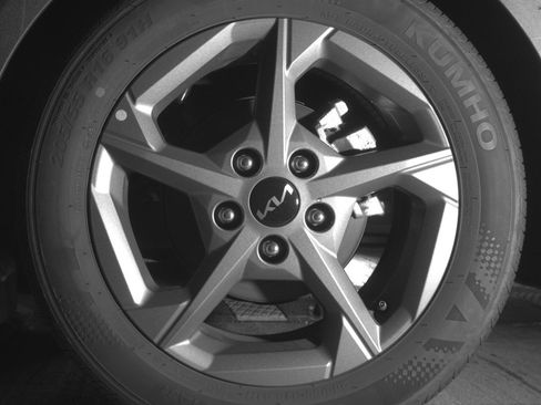 Used 2025 Kia K4 LXS image 14