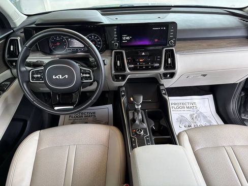Used 2023 Kia Sorento S AWD/4WD image 2