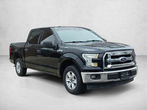Used 2017 Ford F150 XLT image 3