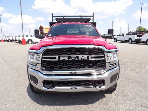 Used 2021 RAM 5500 Tradesman w/ Chrome Appearance Group RWD image 12
