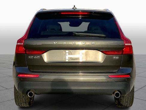 Used 2020 Volvo XC60 T5 Momentum image 5