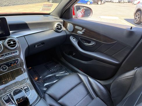 Used 2016 Mercedes-Benz C 300 Sedan w/ Driver Assistance Package image 19