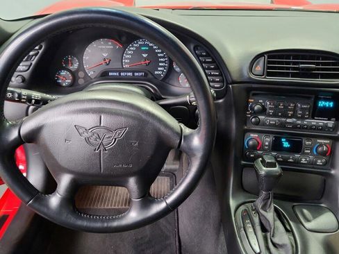 Used 2002 Chevrolet Corvette Coupe w/ Preferred Equipment Group2 image 15