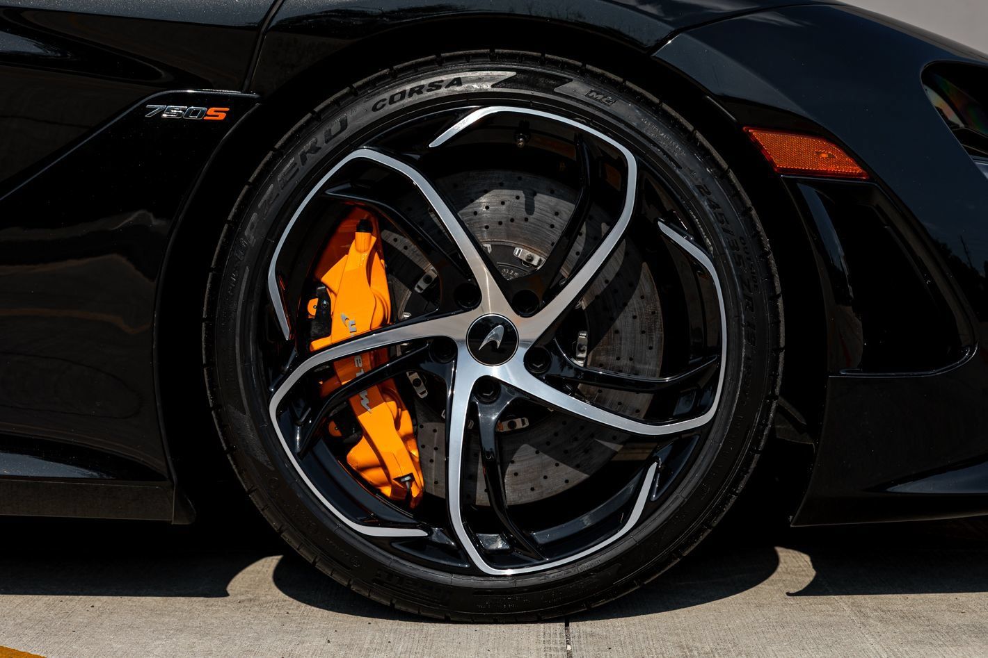 Used 2024 McLaren 750S RWD image 30