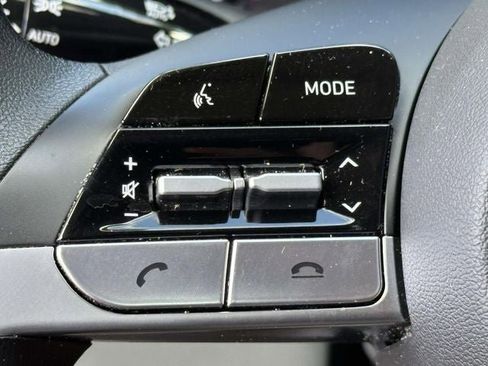 Used 2023 Hyundai Elantra SEL image 22