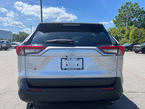 Used 2024 Toyota RAV4 LE AWD/4WD image 13