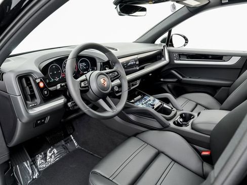 New 2026 Porsche Cayenne image 4