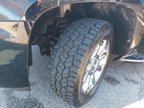 Used 2013 GMC Yukon Denali image 35