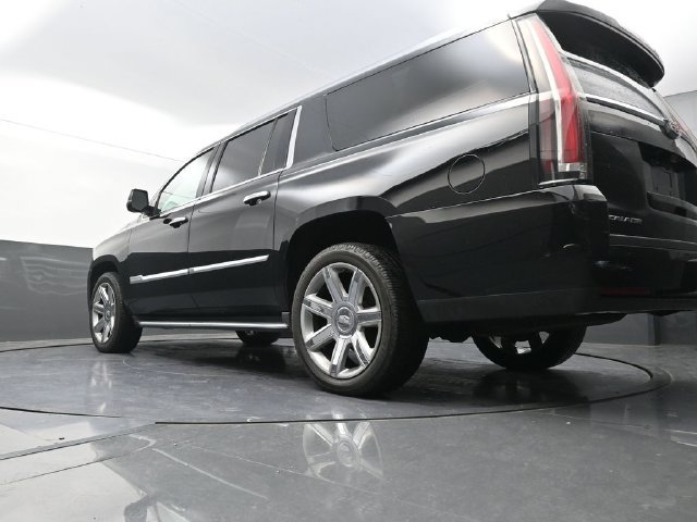 Used 2020 Cadillac Escalade ESV Premium Luxury AWD/4WD image 36