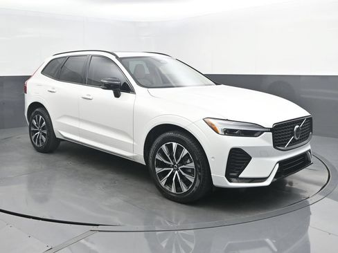 Certified 2024 Volvo XC60 B5 Plus w/ Protection Package Premier AWD/4WD image 9