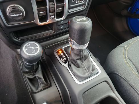 Used 2025 Jeep Wrangler Unlimited Sport AWD/4WD image 30