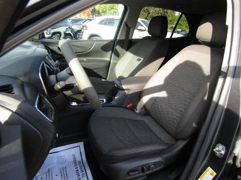 Used 2018 Chevrolet Equinox LT image 17