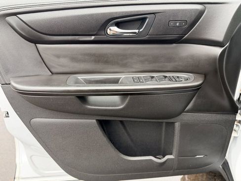 Used 2016 Chevrolet Traverse LT image 18