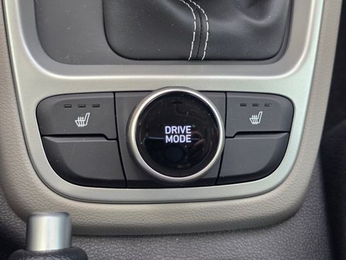 Used 2026 Hyundai Venue SEL FWD image 19
