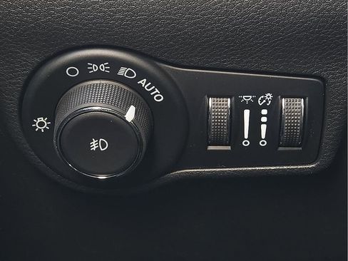 New 2026 Jeep Compass Latitude image 17