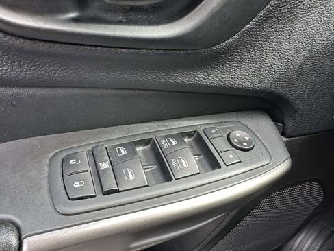 Used 2021 Jeep Cherokee Latitude Lux w/ Sun & Sound Group image 31