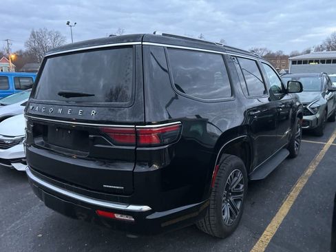 Used 2024 Jeep Wagoneer Series II w/ Flexible Seating Group image 3