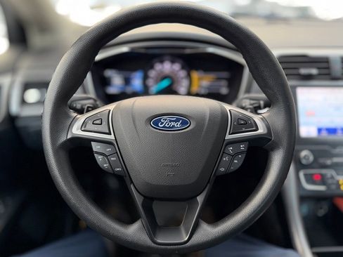 Used 2020 Ford Fusion SE image 7