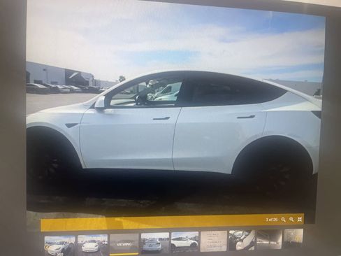 Used 2022 Tesla Model Y Performance AWD/4WD image 2
