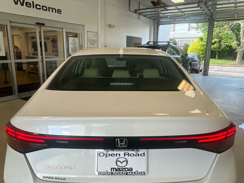 Used 2023 Honda Accord EX image 5