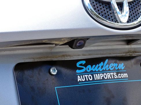 Used 2017 Toyota RAV4 XLE AWD/4WD image 17