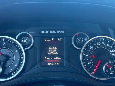 Used 2020 RAM 2500 Big Horn w/ Level 1 Equipment Group AWD/4WD image 26