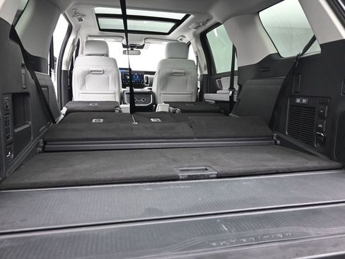 Used 2025 Ford Expedition Platinum AWD/4WD image 25