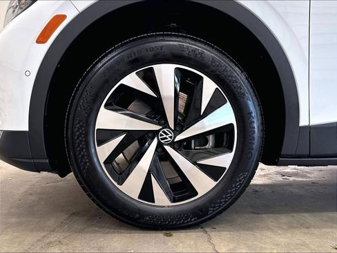 Used 2023 Volkswagen ID.4 Pro AWD/4WD image 36