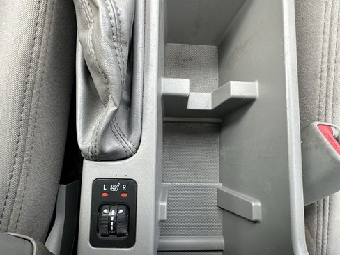 Used 2010 Subaru Forester 2.5X Premium image 31