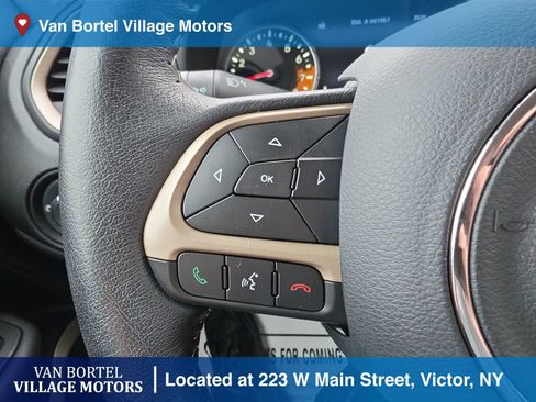 Used 2017 Jeep Renegade Limited w/ Safety & Security Group image 15
