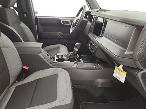 New 2025 Ford Bronco Base image 22