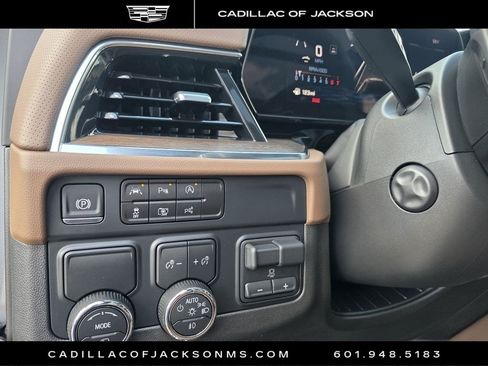 Used 2025 Chevrolet Tahoe High Country RWD image 21