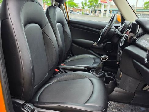 Used 2016 MINI Cooper 4-Door Hardtop FWD image 14