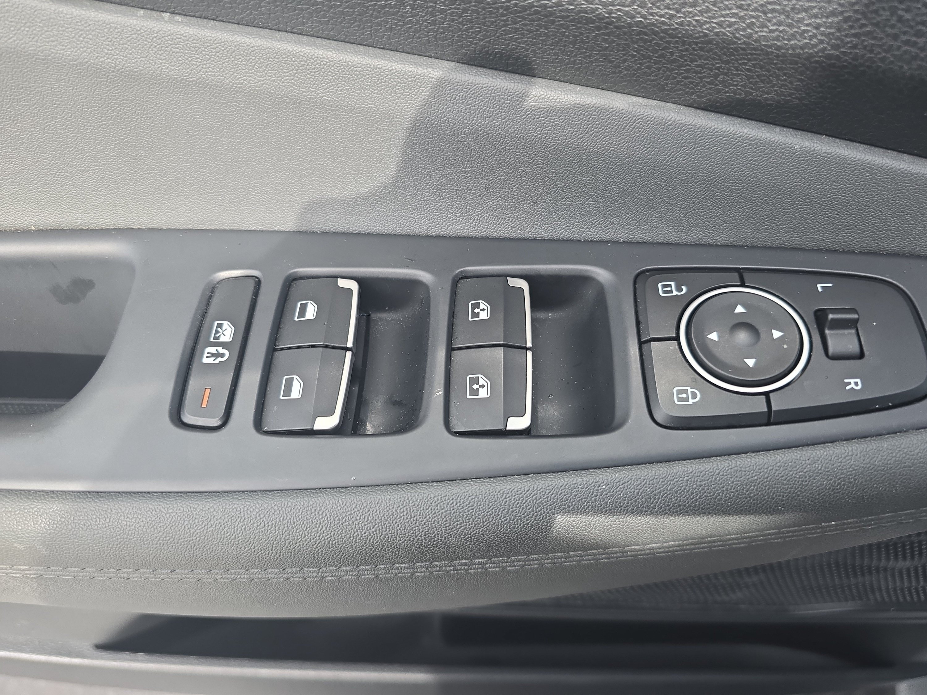 Used 2023 Hyundai Santa Fe SEL AWD/4WD image 18
