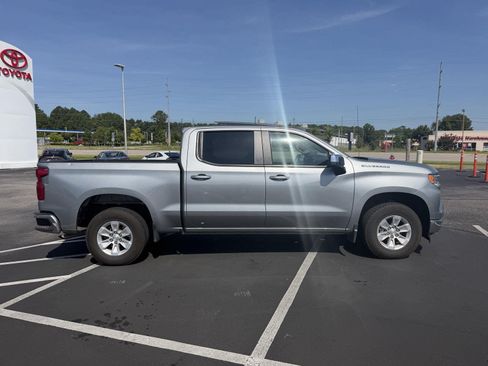 Used 2025 Chevrolet Silverado 1500 LT RWD image 4