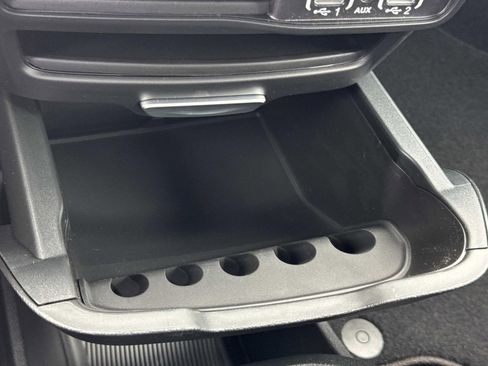 New 2025 Chrysler Pacifica Select FWD image 36