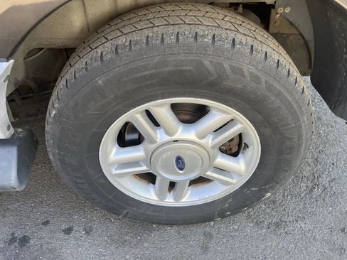 Used 2006 Ford Expedition XLT image 6