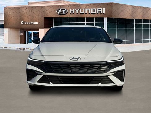New 2025 Hyundai Elantra SEL image 12