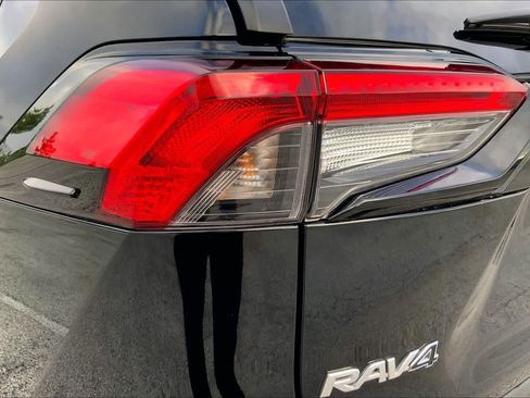 Used 2025 Toyota RAV4 LE FWD image 28