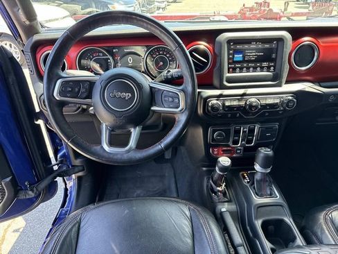 Used 2019 Jeep Wrangler Unlimited Rubicon w/ Cold Weather Group AWD/4WD image 17