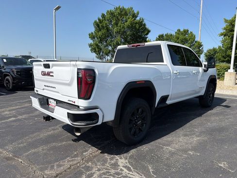 Used 2025 GMC Sierra 2500 AT4 AWD/4WD image 5