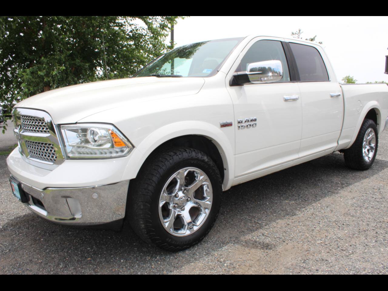 Used 2016 RAM 1500 Laramie w/ Convenience Group AWD/4WD image 1