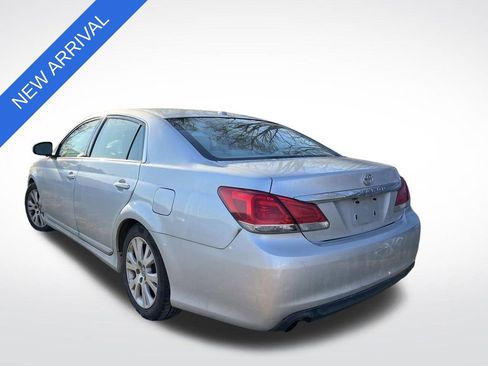Used 2011 Toyota Avalon Limited image 5