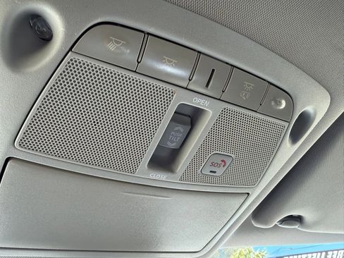 Used 2016 Nissan Maxima Platinum image 23