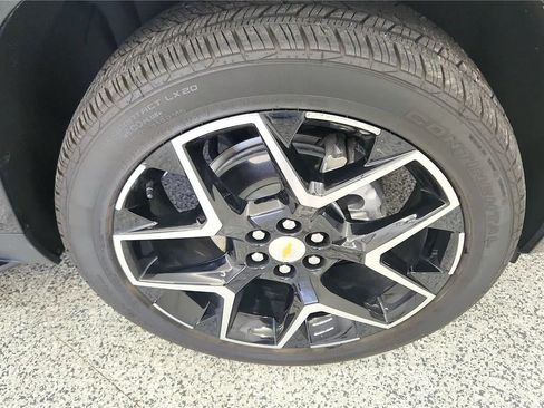Used 2025 Chevrolet Traverse High Country FWD image 13