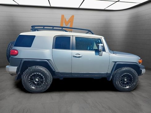 Used 2009 Toyota FJ Cruiser 4WD image 6